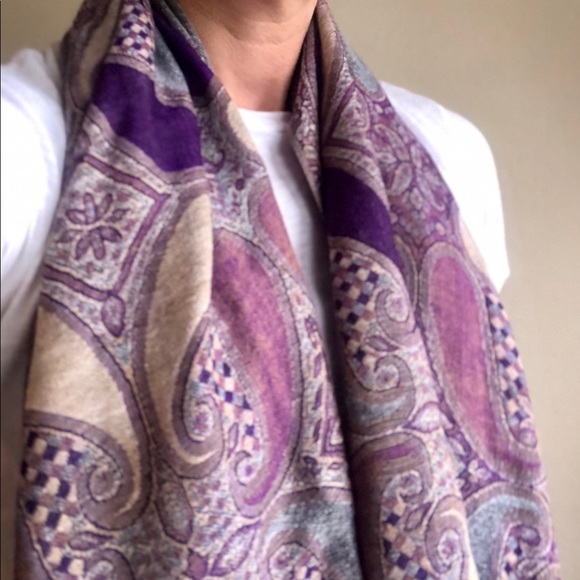H&L Accessories - H&L purple paisley scarf 🧣 NWOT